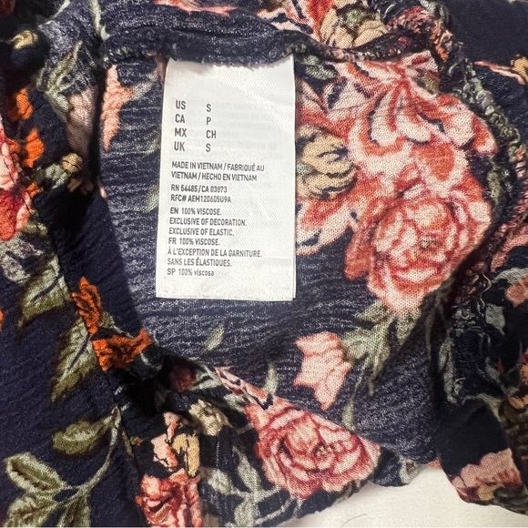 American Eagle Women’s High Waisted Flowy Floral Ruffle Shorts in Navy Size S - Picture 7 of 10